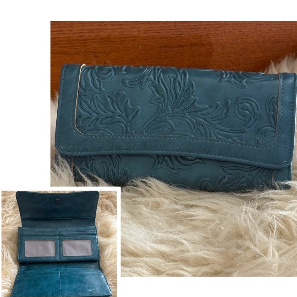 Elegant Teal Embossed Women's Large Wallet